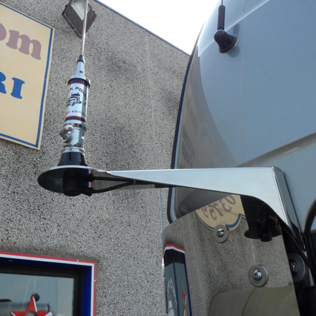Staffa grande per antenna cb su Scania Streamline