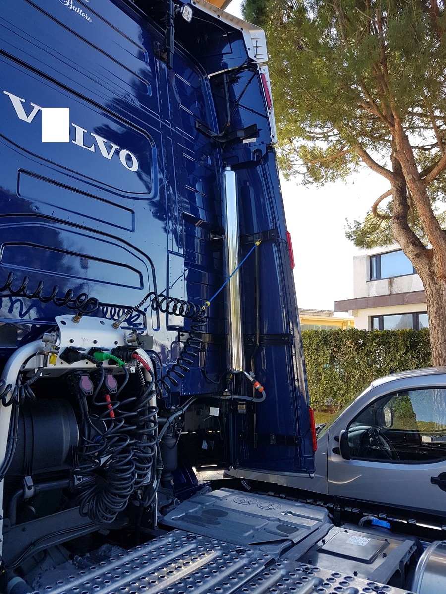 Taniche acqua in acciaio inox per camion – Parafancar