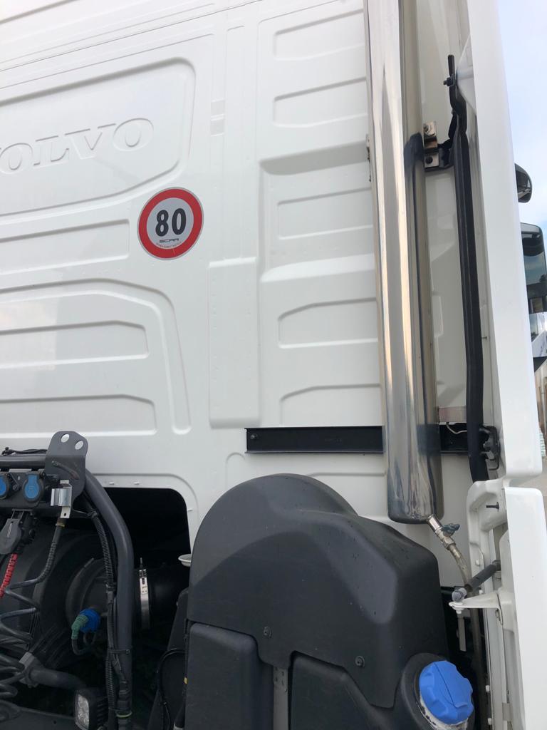 Taniche acqua in acciaio inox per camion – Parafancar